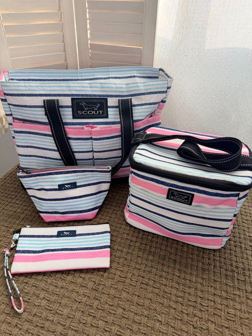 Scout Bags 4 Piece Bundle! Uptown Tote bag, Kate Wristlet, Makeup, & Lunch Bags